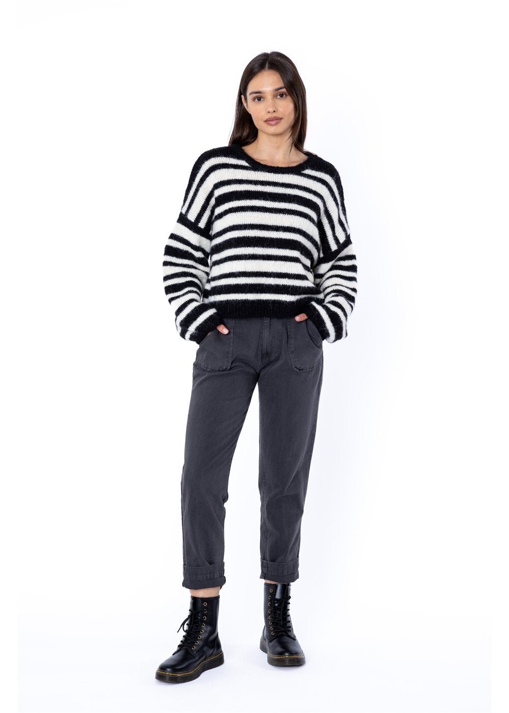 SISSTR OCEAN SHORES SWEATER - BLK - Stoke Outlets