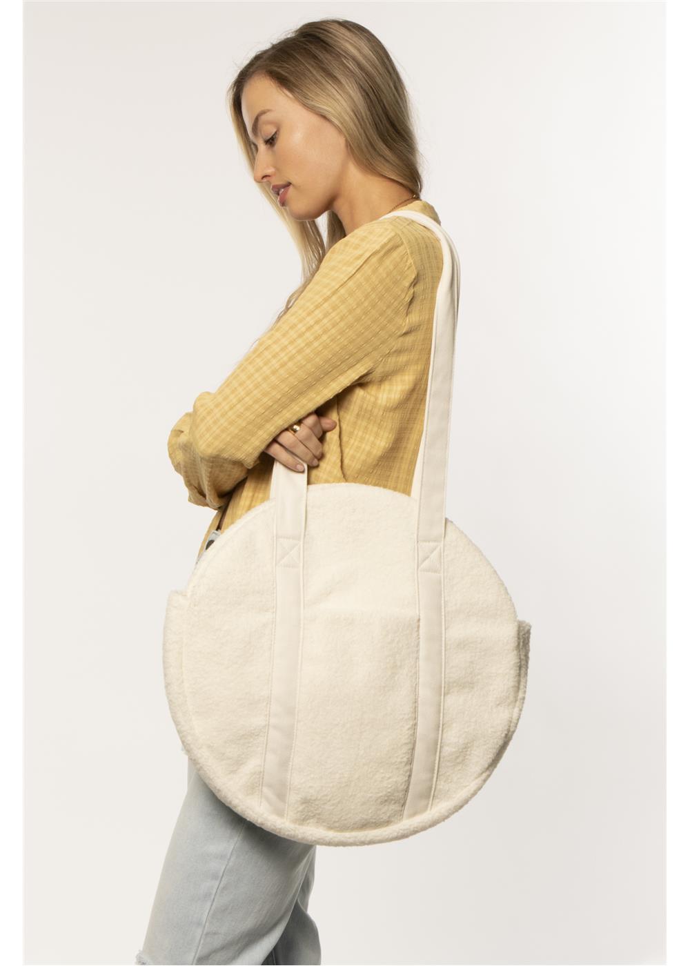 Amuse Society SHERPA TOTE-WHT - Stoke Outlets